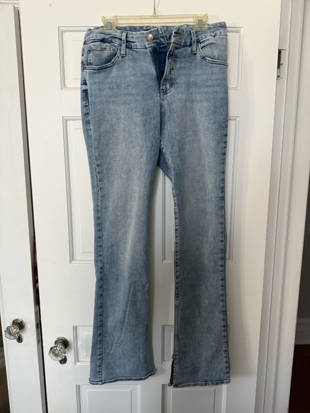 Express Skyscraper Mid-rise FLEX SIZING JEANS. Light Wash Women's Bootcut Jeans